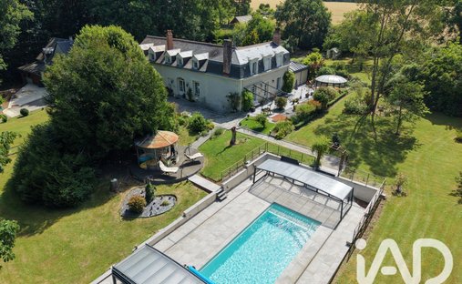 House in Nouzilly, Centre-Val de Loire, France 1