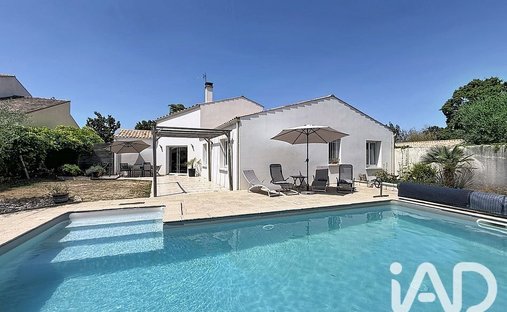 House in Est, Lagord, France 1