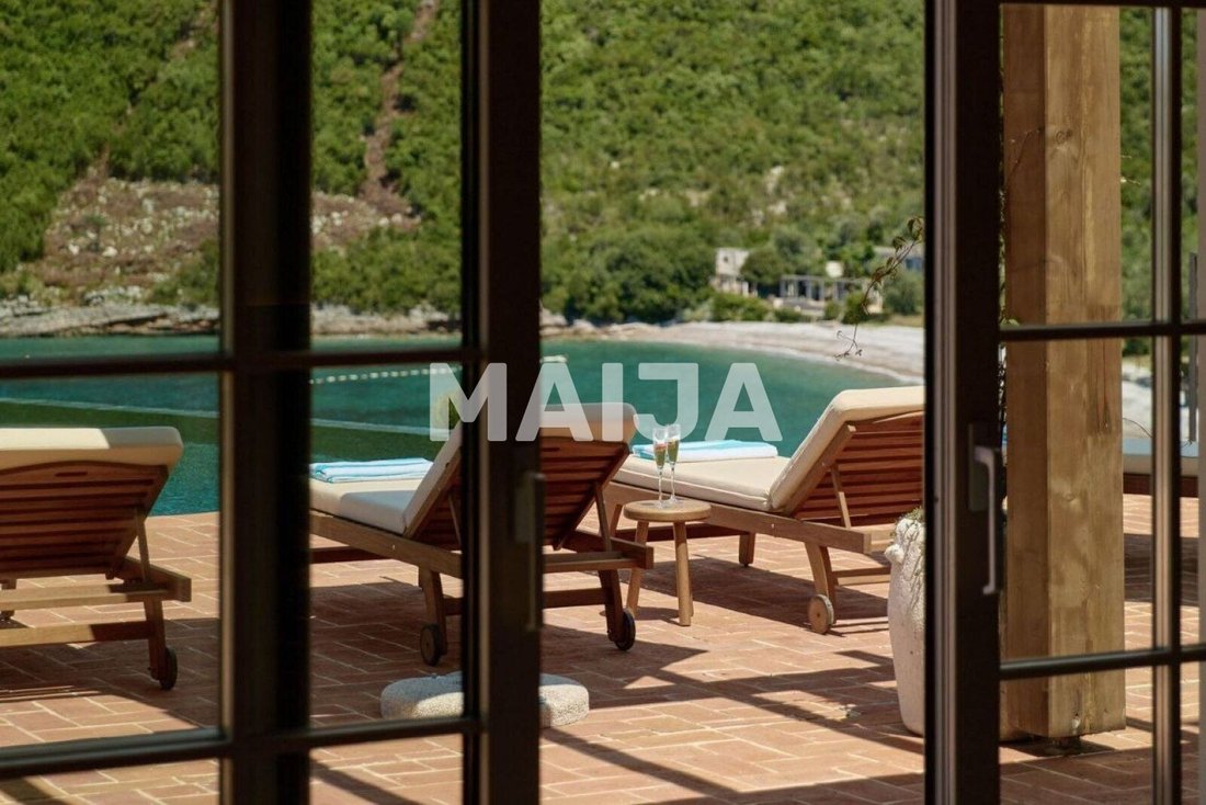 Villa in Herceg Novi, Herceg Novi Municipality, Montenegro 5 - 18510876