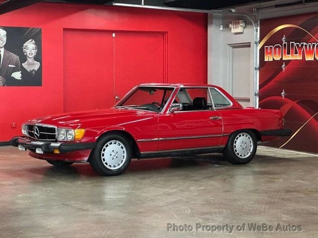 MercedesBenz 560 Series in Calverton, NY, United States 1 - 18511816