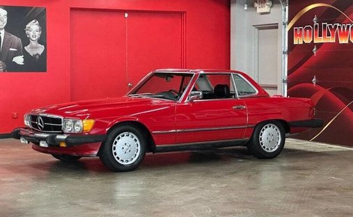 MercedesBenz 560 Series in Calverton, NY, United States 1