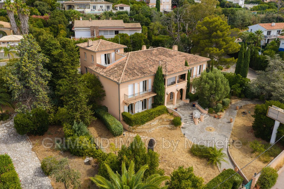 Villa in Les Issambres, Roquebrune-sur-Argens, France 2 - 18515672