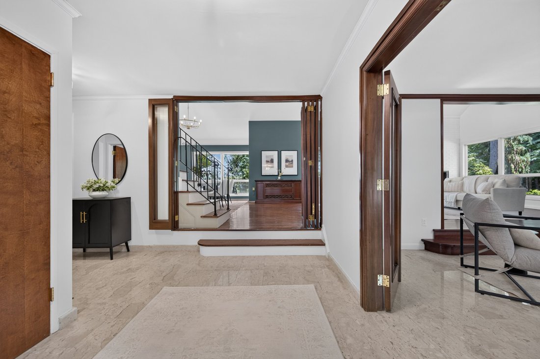 Manhasset, New York, United States 2 - 18516760