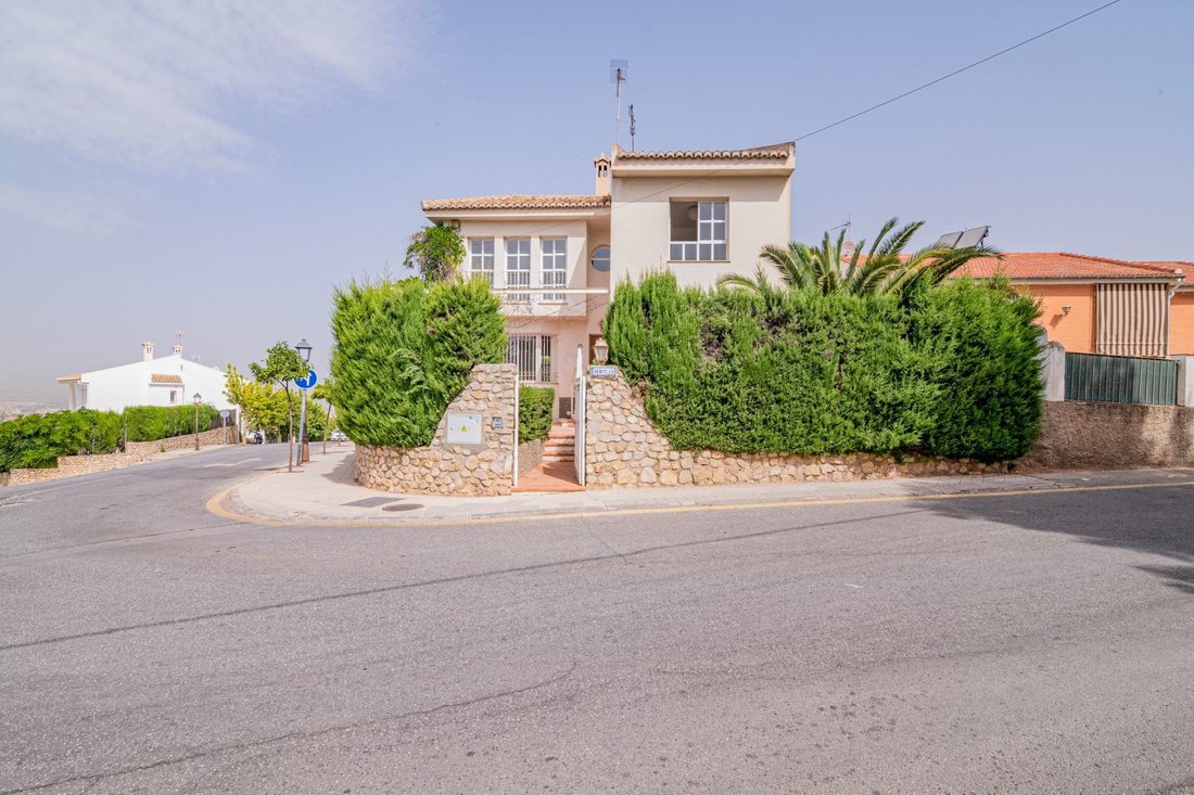 Villa in Huetor Vega, Andalusia, Spain 2 - 18510967