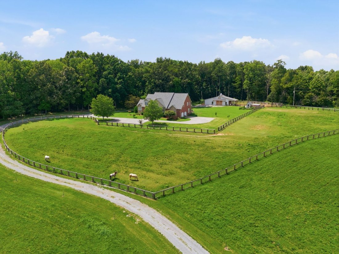 House in Springfield, Tennessee, United States 5 - 18514470