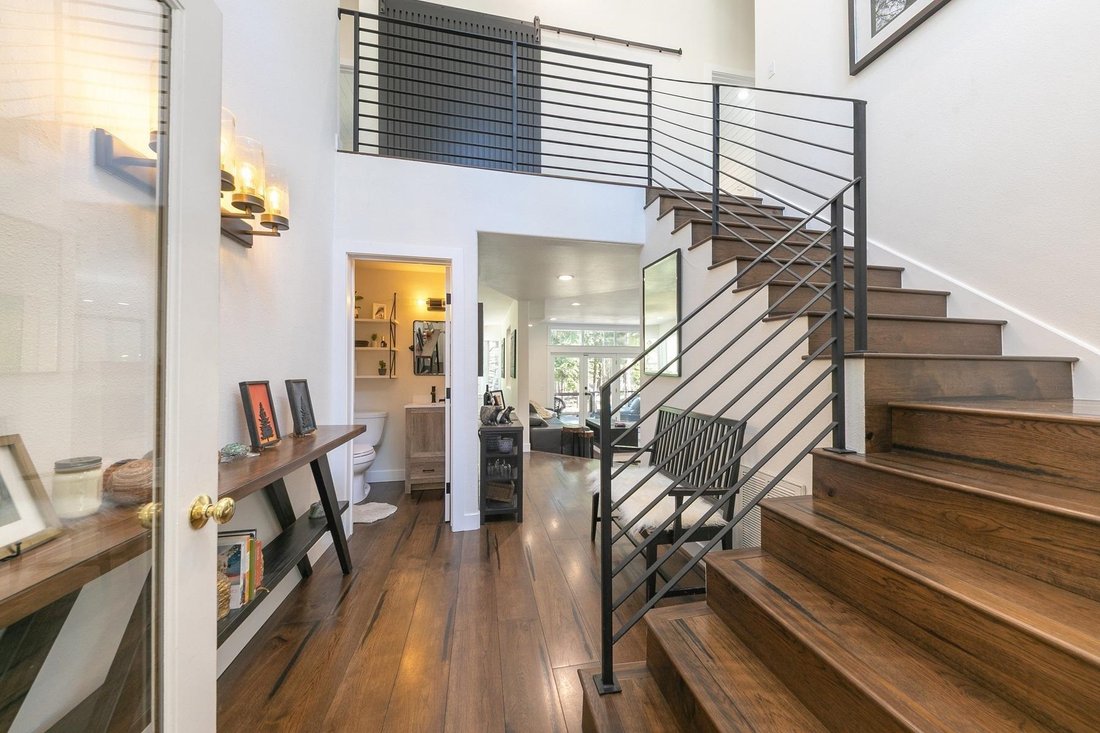 House in Truckee, California, United States 3 - 18518528