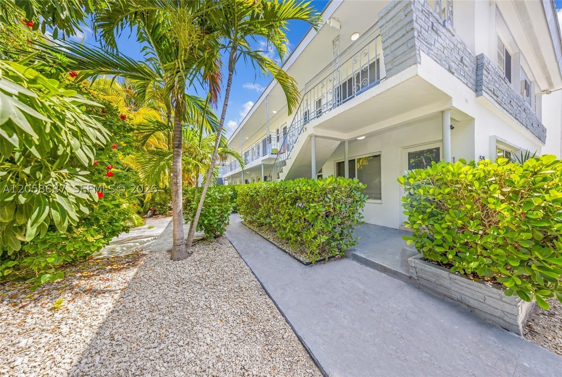 Miami Beach, Florida, United States 5 - 18511362