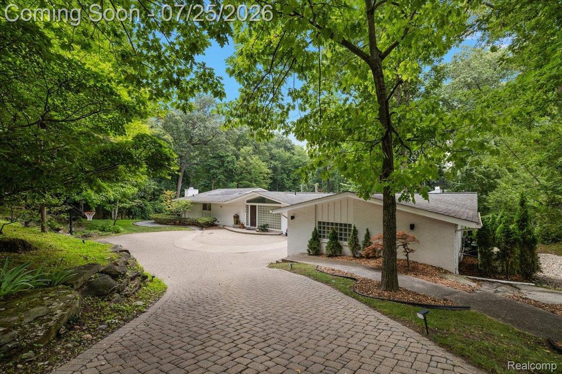 House in Farmington Hills, Michigan, United States 2 - 18515338