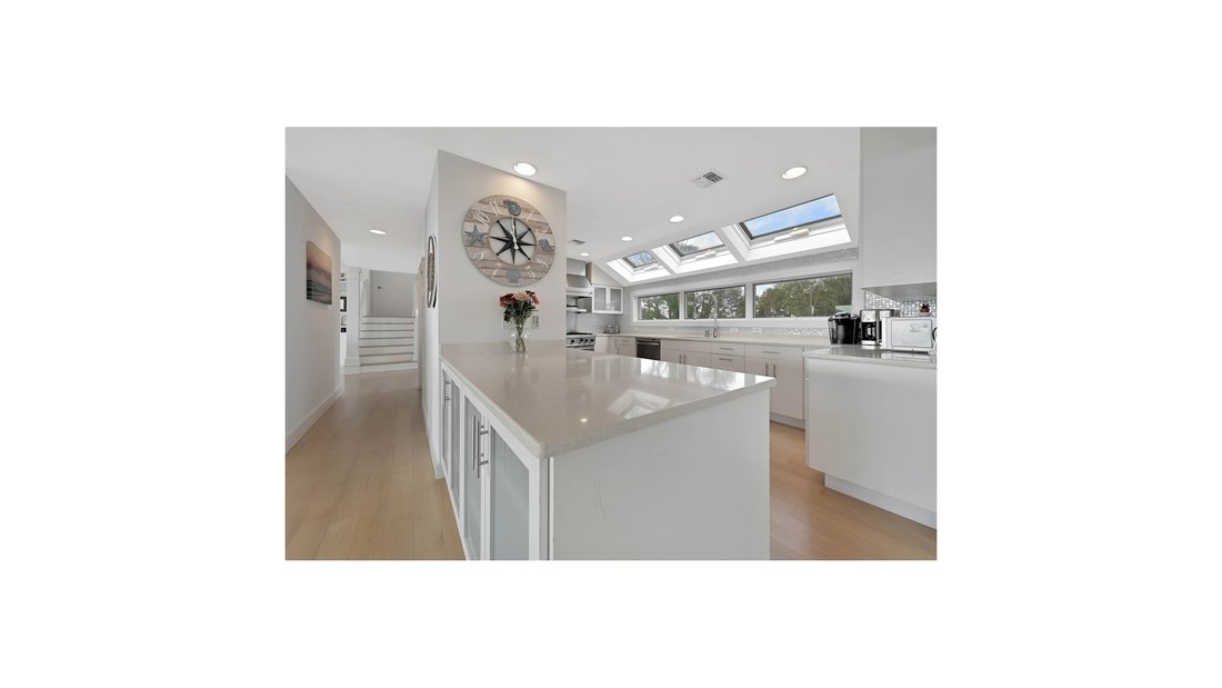 House in Center Moriches, New York, United States 2 - 17862060
