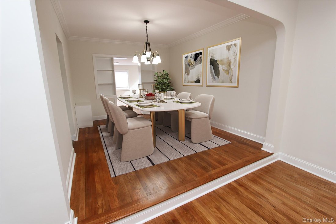 House in Kew Garden Hills, NY, United States 3 - 17813283