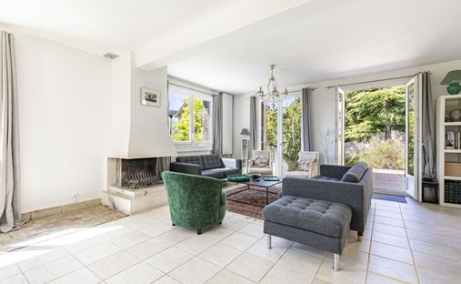 House in Forêt, Saint-Germain-en-Laye, France 1