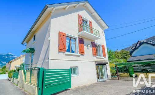 House in Chambery, Auvergne-Rhône-Alpes, France 1