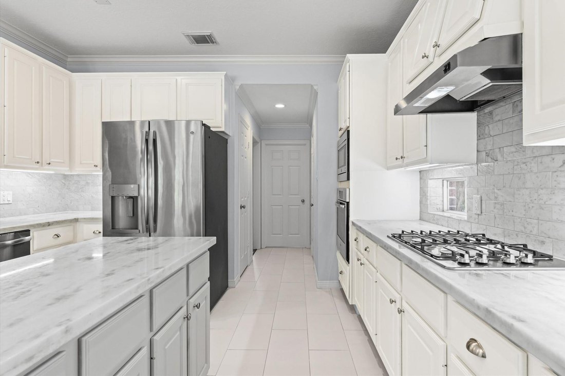 House in The Woodlands, Texas, United States 5 - 18519056