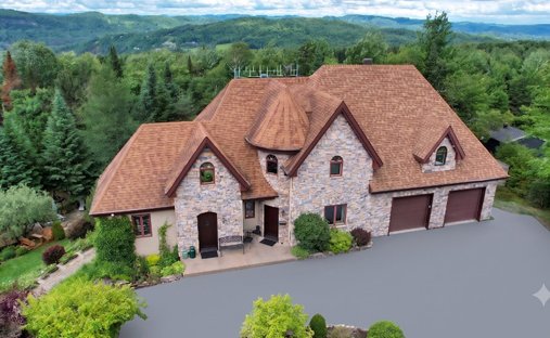 House in Saint-Sauveur, Quebec, Canada 1