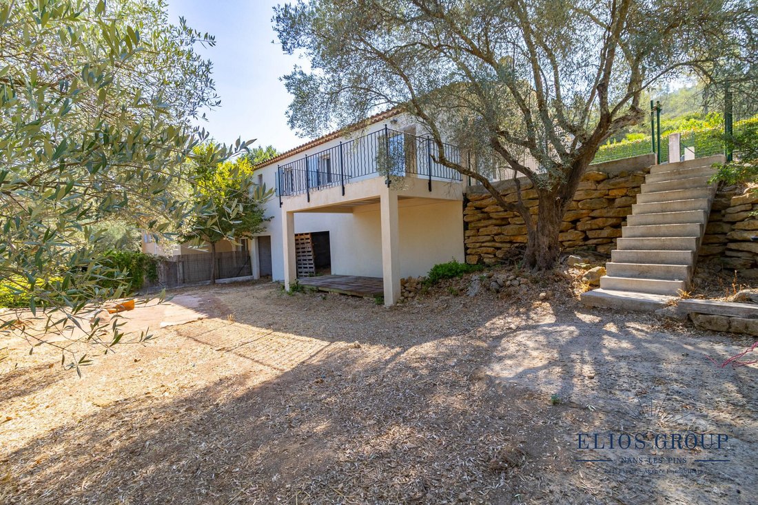 Villa in Solliès-Toucas, Provence-Alpes-Côte d'Azur, France 1 - 18514674