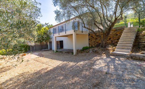 Villa in Solliès-Toucas, Provence-Alpes-Côte d'Azur, France 1