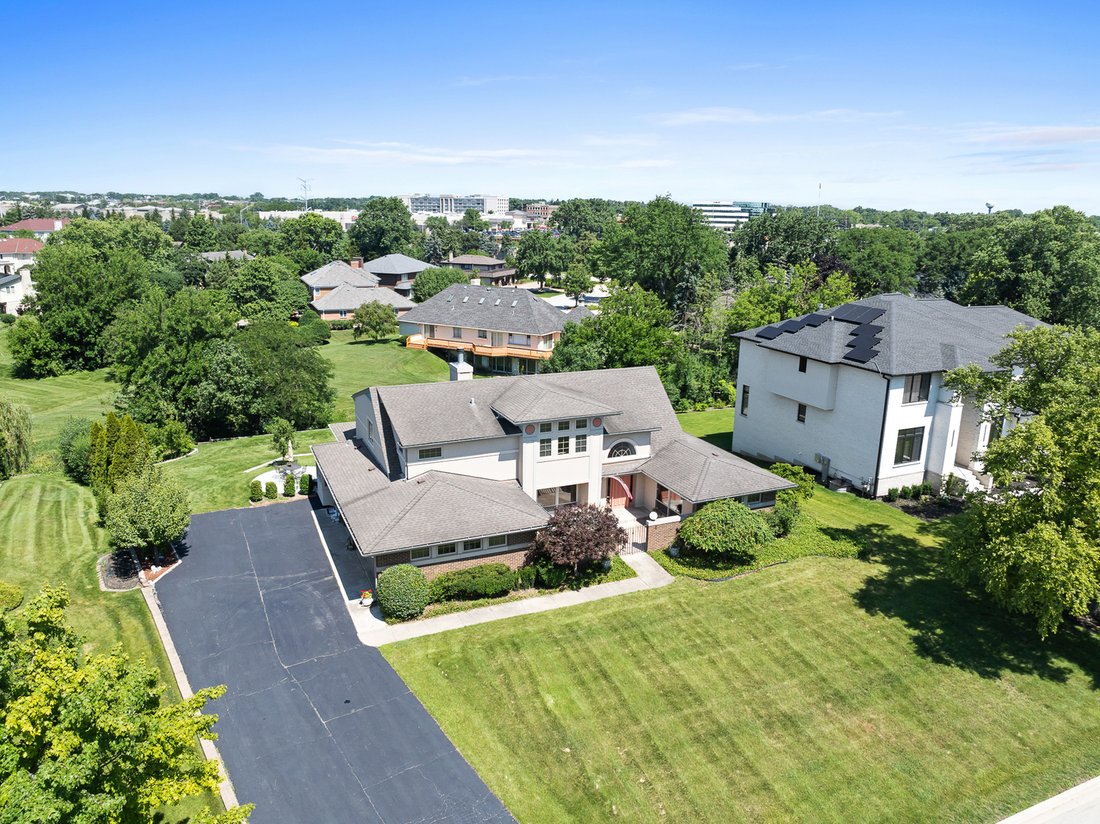 House in Oak Brook, Illinois, United States 2 - 18509415