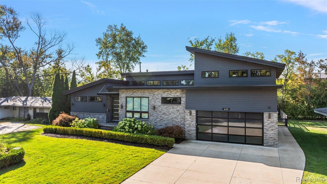 House in Beverly Hills, Michigan, United States 1 - 18515322