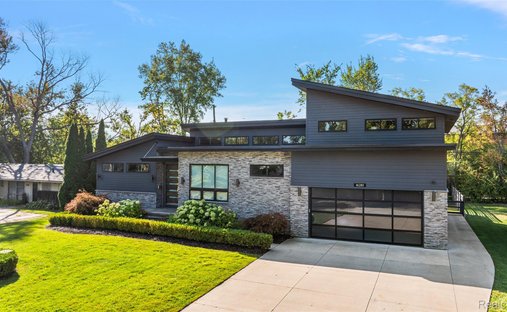 House in Beverly Hills, Michigan, United States 1