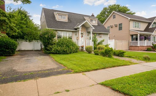 House in Hicksville, New York, United States 1