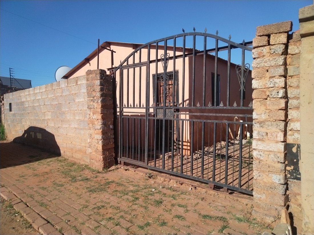 Country House in Discovery, Gauteng, South Africa 1 - 18522406