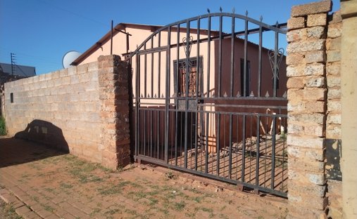 Country House in Discovery, Gauteng, South Africa 1