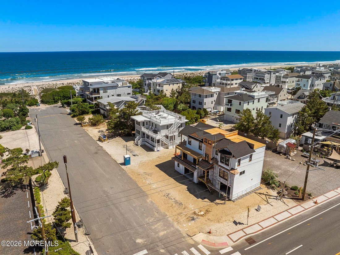 House in Ship Bottom, New Jersey, United States 4 - 18508424