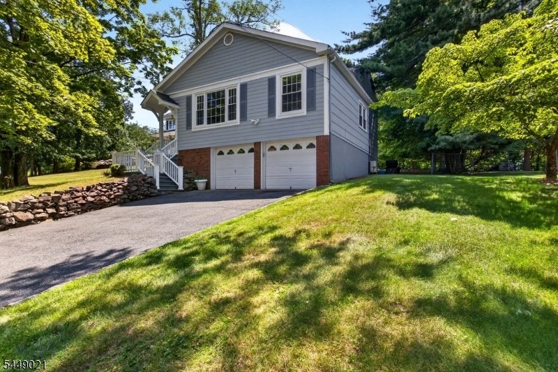 House in Caldwell, New Jersey, United States 2 - 18510062