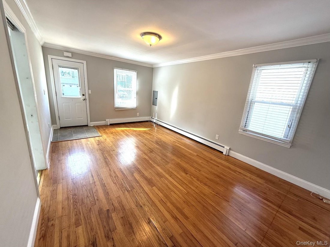 House in Lake Ronkonkoma, New York, United States 4 - 18513438