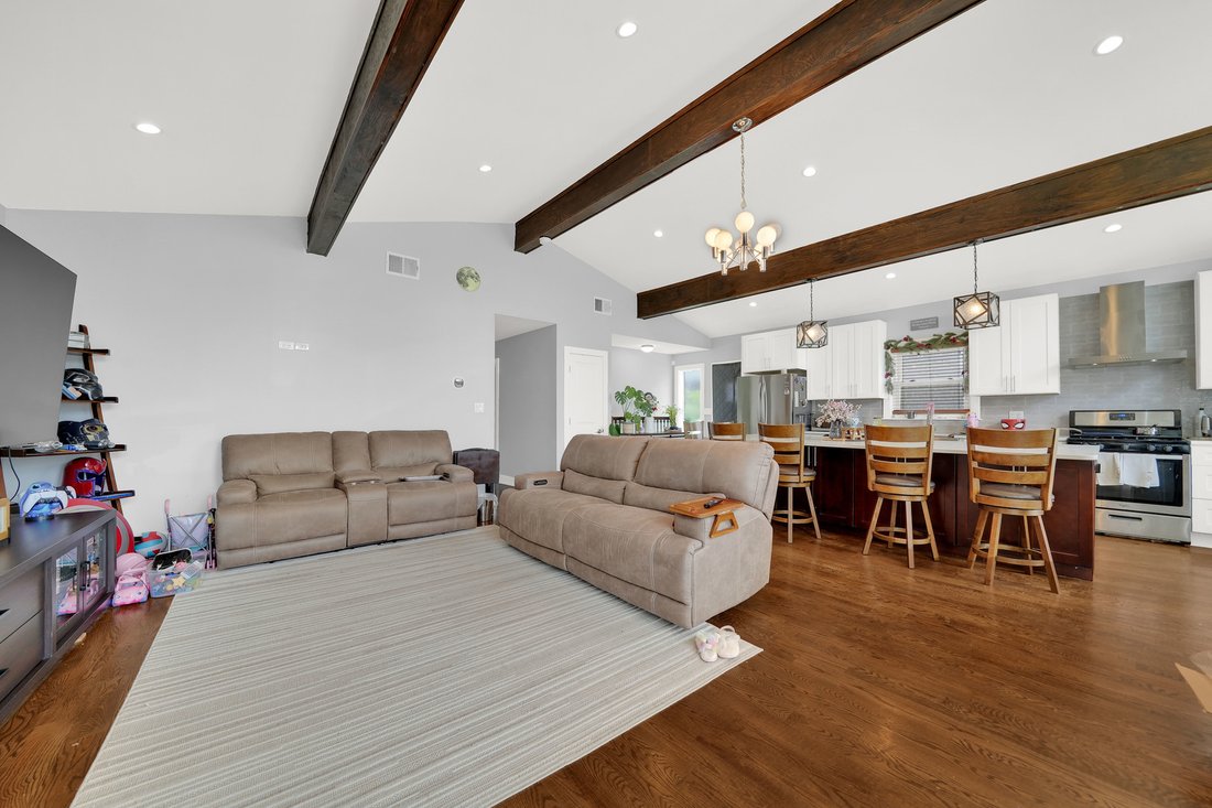 House in Skokie, Illinois, United States 4 - 18521199