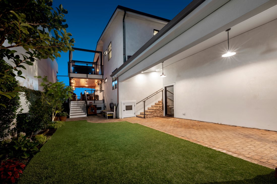 House in Signal Hill, California, United States 2 - 18510627