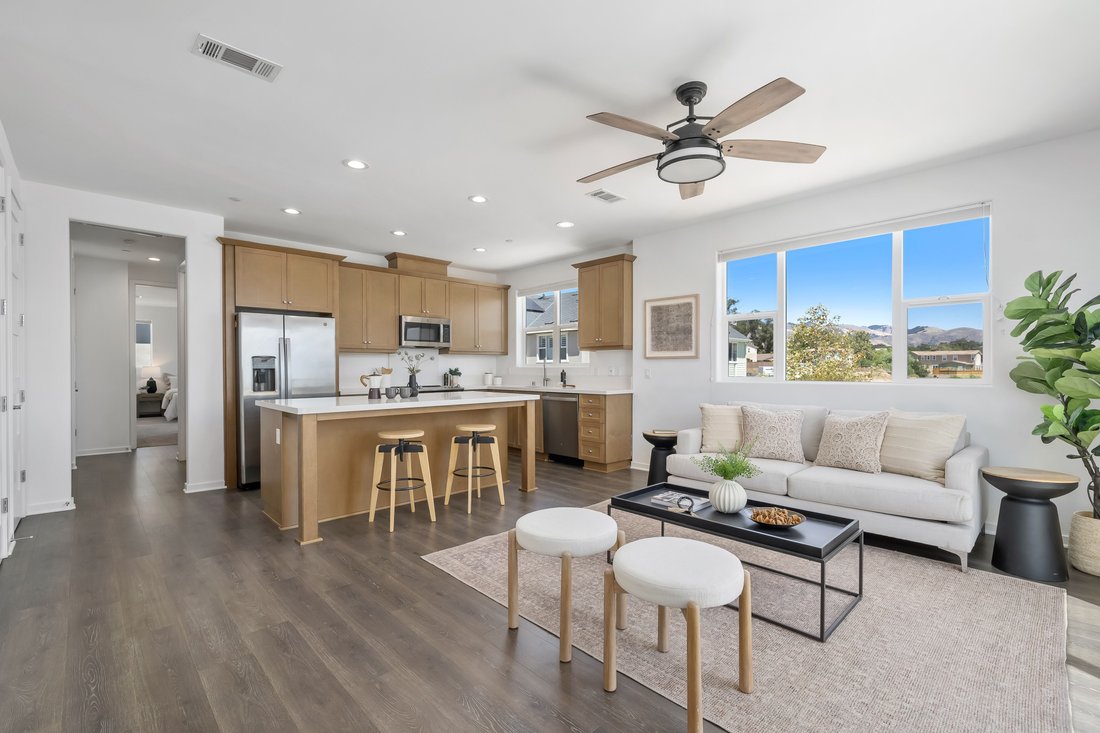 San Luis Obispo, California, United States 4 - 18516640