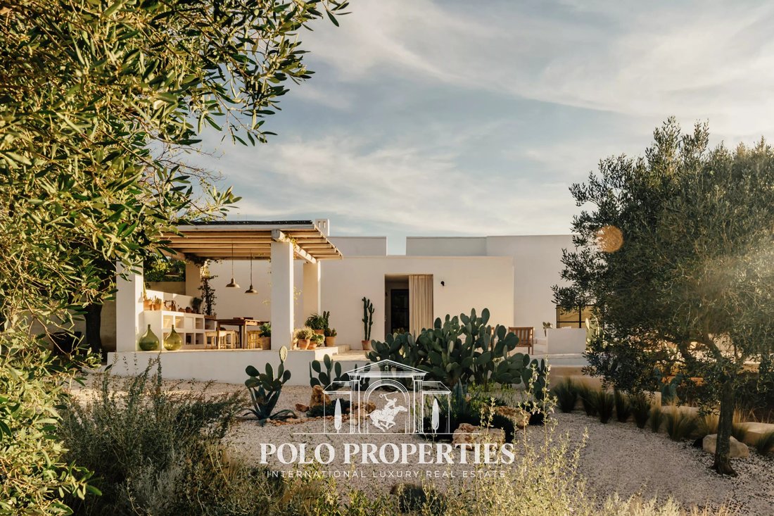 Villa in Locorotondo, Apulia, Italy 1 - 18363814