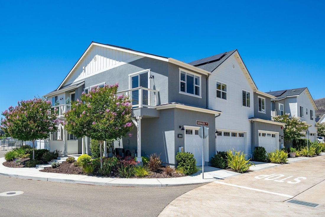 San Luis Obispo, California, United States 1 - 18516640