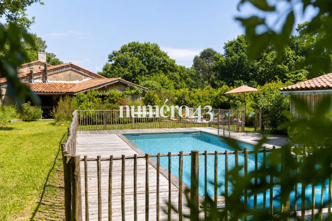 Farm Ranch in Vendays-Montalivet, Nouvelle-Aquitaine, France 2 - 17995673