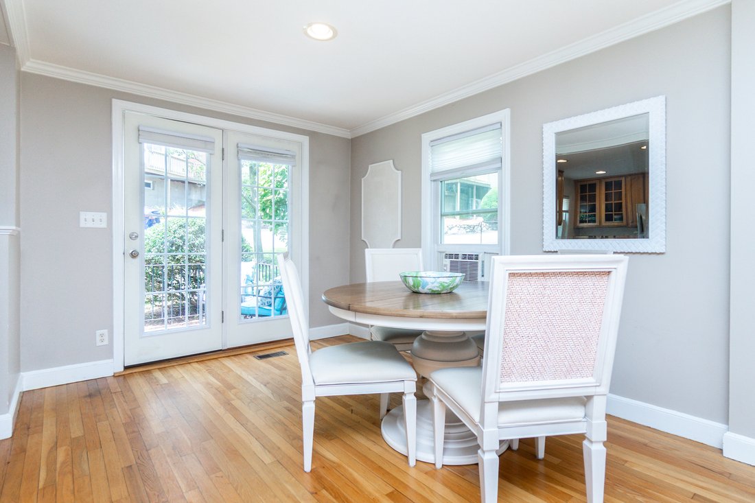 Condo in Arlington, Massachusetts, United States 1 - 18516697