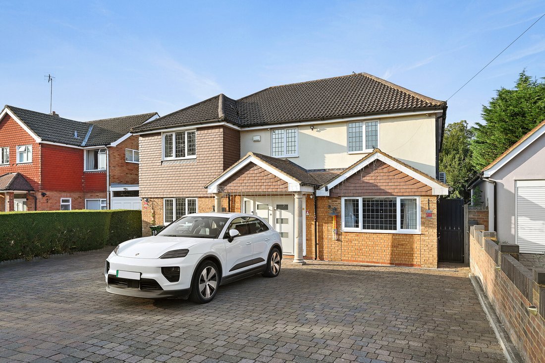 House in Bushey, Hertsmere, England 5 - 18515558