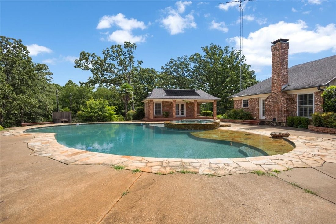 Farm Ranch in Ben Wheeler, Texas, United States 5 - 18512779