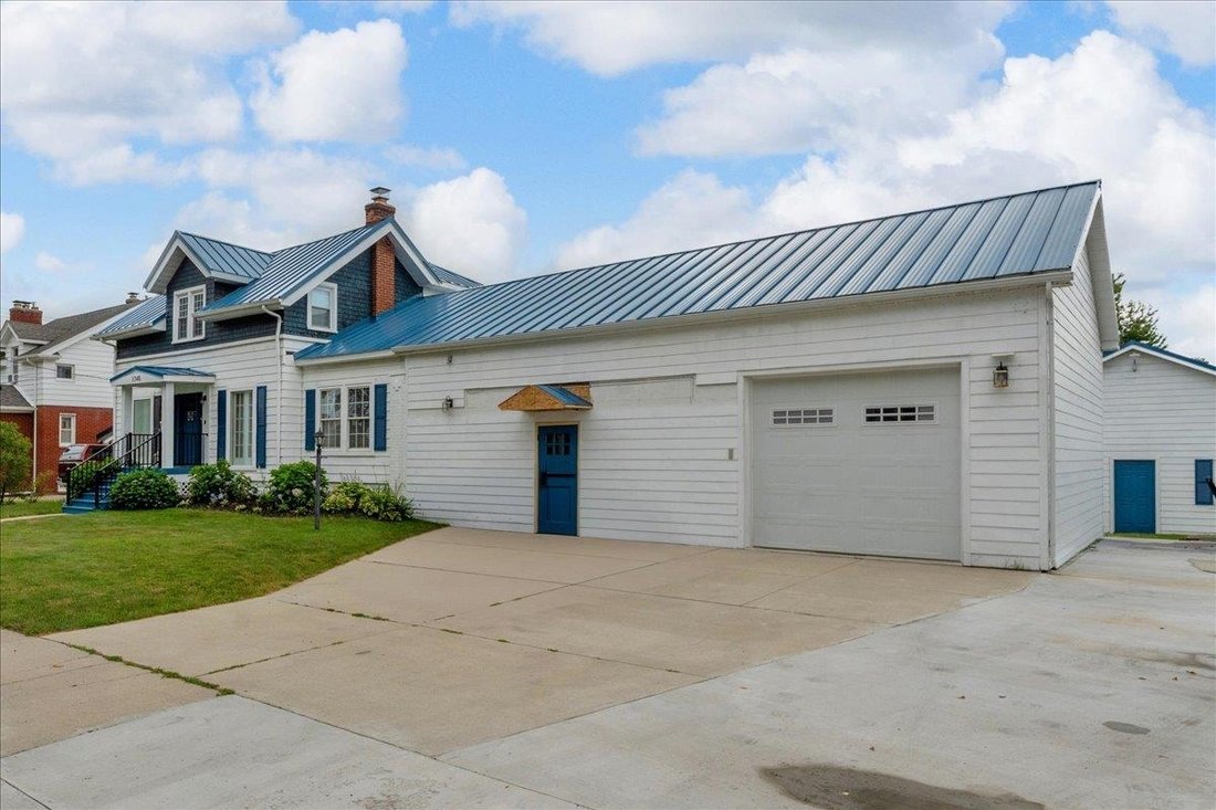House in Clay Township, Michigan, United States 3 - 18511047
