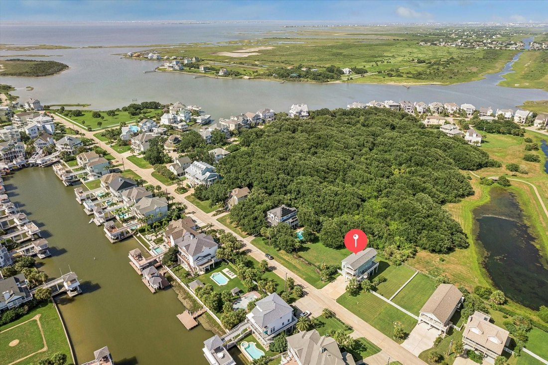 House in Galveston, Texas, United States 1 - 18509388