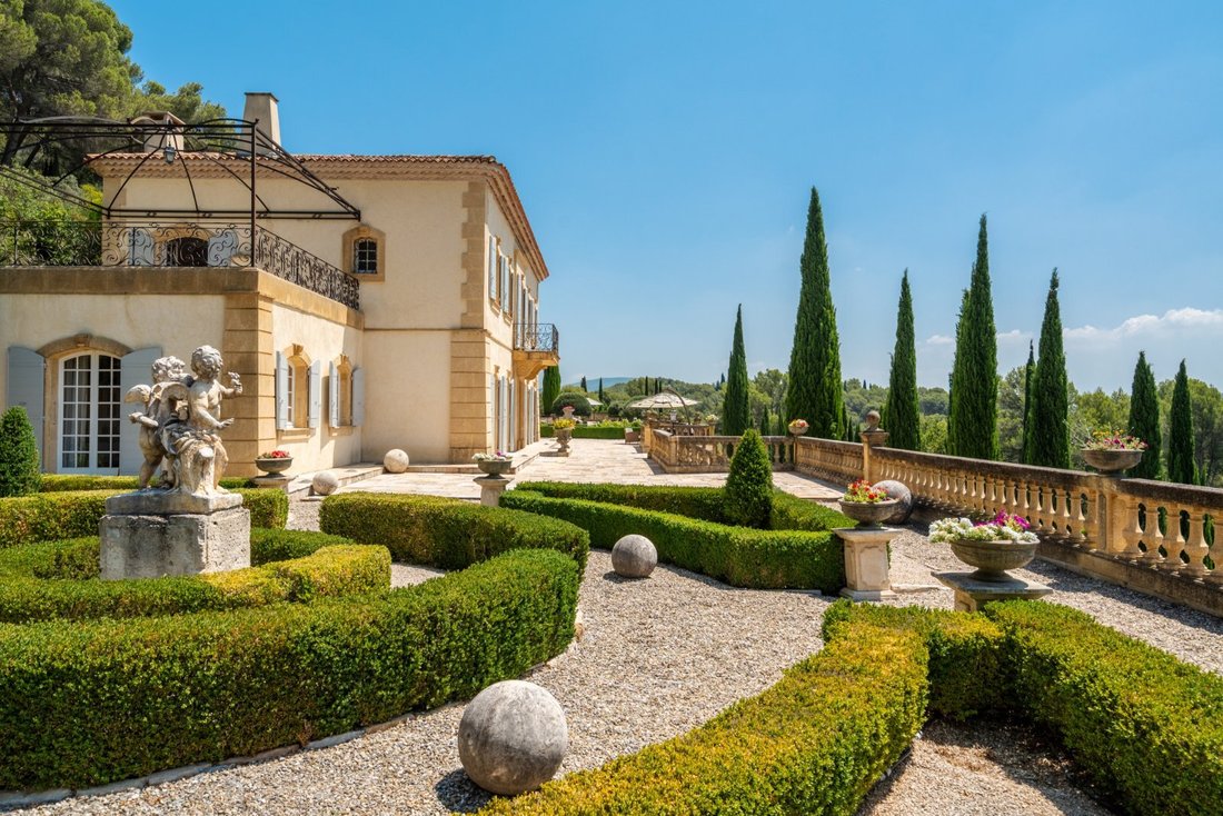 Country House in Comtale-Cente-Cours Mirabeau, Aix-en-Provence, France 3 - 18508912