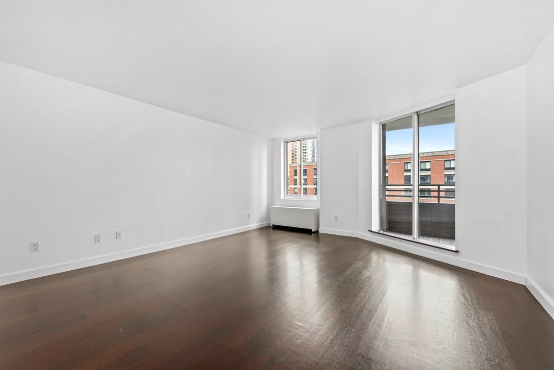 New York, New York, United States 5 - 18519243