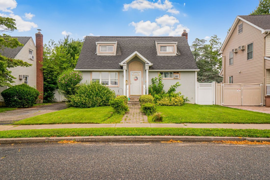 House in Hicksville, New York, United States 3 - 18510719
