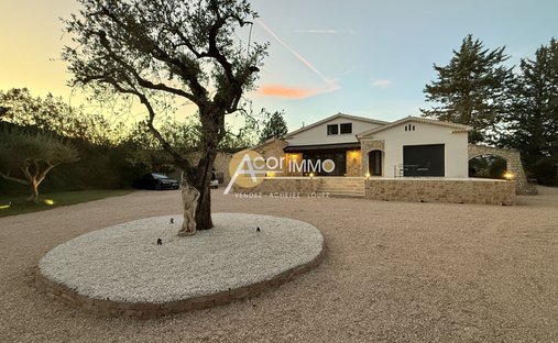 House in Les Rayols-Saint Lazare-Les Bousquets, Cuers, France 1