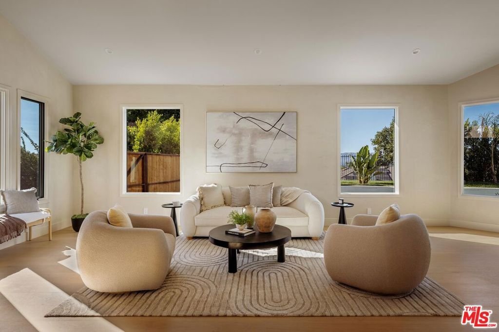 House in Los Angeles, California, United States 3 - 18511078