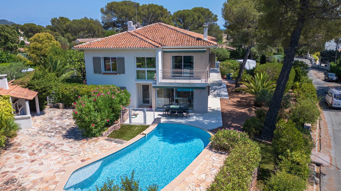 Villa in Boulouris, Saint-Raphaël, France 1 - 18513882