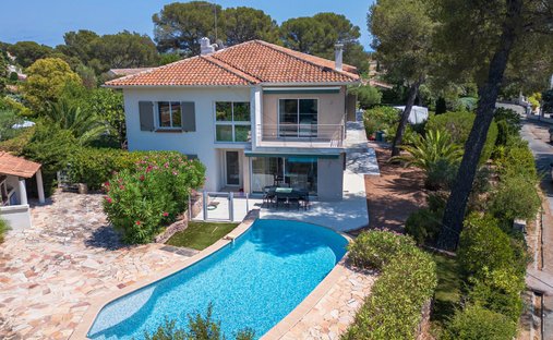 Villa in Boulouris, Saint-Raphaël, France 1