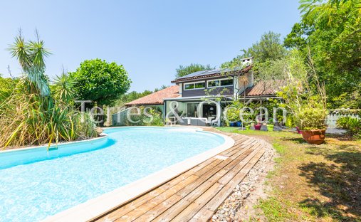 House in Ouest, Soustons, France 1