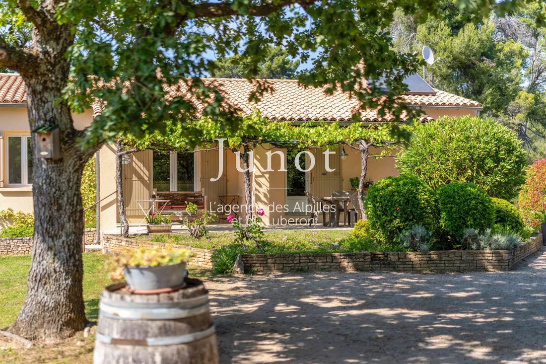 House in Goult, Provence-Alpes-Côte d'Azur, France 2 - 18509742