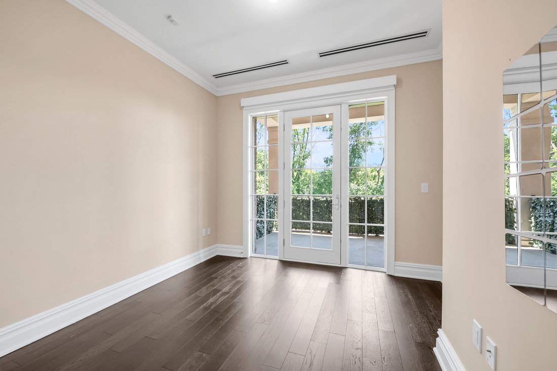 Condo in Manhasset, New York, United States 2 - 18513442